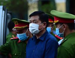 Ông đinh la thăng, nguyễn hồng trường và đồng phạm bị truy tố vì có những vi phạm pháp luật nghiêm trọng để bị can đinh ngọc hệ (út 'trọc') lừa đảo chiếm đoạt hơn 725 tỷ đồng. 9joagakxx1 Izm