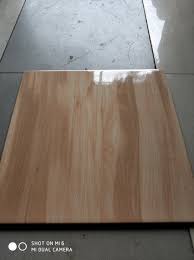 Material lantai ini sering dipakai untuk. Jual Keramik Lantai 50x50 Motif Kayu Glossy Wooden Beige By Concord Di Lapak Rai Jaya Granit Bukalapak