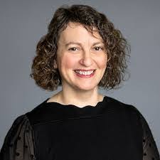 Caitlin Howley's Instagram, Twitter & Facebook