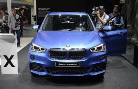 A simplicidade certeira do dito popular resume a estratégia do bmw x1.dentre os utilitários esportivos compactos do segmento premium, o x1 é o mais vendido no mundo, diz a fabricante.no brasil, é o modelo mais comercializado pela bmw, respondendo por 35% de todos emplacamentos da marca no país. Novo Bmw X1 Comeca A Ser Feito No Brasil No Primeiro Trimestre De 2016 Carros Autoesporte