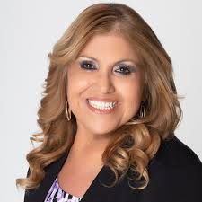 Leticia Rocha's Instagram, Twitter & Facebook