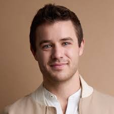 Calla Carlson's Instagram, Twitter & Facebook