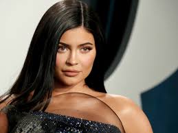 Official website for kylie cosmetics makeup products. Is Kylie Jenner S Cake Cutting Scandal The Best We Can Do For Gossip Vanity Fair