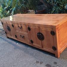 Ancien meuble etagere tole tiroirs bidons huile deco garage loft. Buffet Bas Ancien Meuble Chinois En Bois Naturel Laque 4 Portes 2 Tiroirs Brocante En Ligne Antiquites Meubles Objets Deco Toulouse