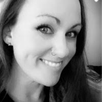 Tammi Hall's Instagram, Twitter & Facebook