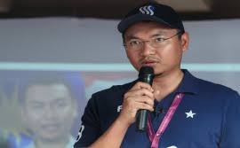 Saiful bukhari semasa perkahwinannya dengan nik suryani megat deraman. Isteri Naikkan Semangat Saiful Bukhari Harian Metro