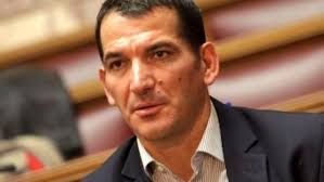 Στην καταγγελία πως ο λόγος που έφυγε από την ελλάδα και εργάζεται τώρα στις ηπα είναι πολιτικός προχώρησε ο ολυμπιονίκης και πρώην βουλευτής, πύρρος δήμας. Pyrros Dhmas Apo Poioys Zhta Apozhmiwsh 850 000 Eyrw H8ikh Blabh Paranomes Pra3eis
