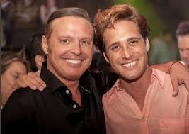 Mientras alejandro (interpretado en la. Luis Miguel Cumple 50 Anos Todos Los Secretos Y Las Polemicas Del Sol De Mexico