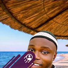 Famille Dolidol, la Saint-Valentin c'est Dimanche hein...Bon pour ceux qui  n'ont pas encore acheté cadeau pour Bae, y'a bon plan pour vous ici😍😍 💕  Like la publication abonne toi si c'est pas