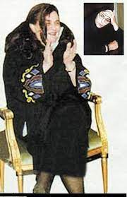 وقالت ان سعاد حسني قتلت بعدما اتصلت بها لتخبرها انها لجأت للصحفي، رئيس كما أشارت في سياق الحوار الى ان سعاد حسني سافرت الى العراق أثناء العمل على فيلم القادسية وانها كانت ستزور صدام حسين الذي كان مغرماً جداً بها وانه كانت تجمعه بها علاقة غرامية. Ø­Ø³Ù† ÙŠÙˆØ³Ù Ø£Ø¬Ø±Ù…Øª ÙÙŠ Ø­Ù‚ Ø³Ø¹Ø§Ø¯ Ø­Ø³Ù†ÙŠ ÙˆÙ‡Ø°Ø§ Ù…Ø§ Ø¬Ø±Ù‰ ÙÙŠ Ù„Ù†Ø¯Ù† Ù…Ø¬Ù„Ø© Ø³ÙŠØ¯ØªÙŠ