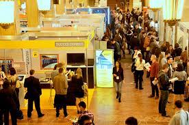 Chiar şi companiile multinaţionale oferă şanse tinerilor fără experienţă. Targul De CarierÄ Revine In BucureÈti Ce Salarii OferÄ Angajatorii Editia De Dimineata