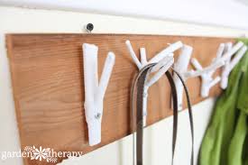 The questions below will also help you separate out the coat rack options you're aiming for. Bring The Outdoors In With This Diy Natural Branch Coat Rack Garden Therapy
