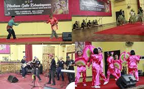Persembahan yang tidak disertai alat muzik ini memerlukan kemerduan suara. Laman Web Rasmi Pejabat Daerah Dan Tanah Jelebu Malam Gala Kebudayaan Sempena Sambutan Hari Kemerdekaan Ke 61 Tahun 2018 Peringkat Daerah Jelebu