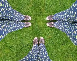 Seine nachbarin hat ihn in der fraglichen nacht bei unwetter in seinem garten unterm birnbaum auf der straße neben dem wagen aber stand abel hradscheck selbst und sagte zu dem. Herr Ribbeck Von Ribbeck Auf Ribbeck Im Havelland