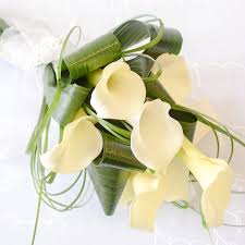 Order flowers online for delivery to aberdeen or call 01224 625222. White Calla Lily Bridal Bouquet Buy Online Or Call 01536 517077