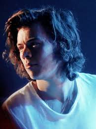 Alongside his music, harry's styles's sense of style has evolved over the years—and both just keep getting better. Sugar Baby Hair Is Everything Harry Styles Pictures Harry Styles Photos Harry Styles Cute