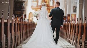 Beginning monday, the state will allow more guests at wedding venues and catering halls, and restaurants will soon be allowed to increase indoor dining capacity. Cuomo Outlines New Guidelines For Wedding Receptions Starting Mid March Wgrz Com