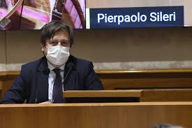 Un green pass che consentirà una progressiva libertà anche nelle zone gialle e arancioni. Pierpaolo Sileri Piersileri Twitter