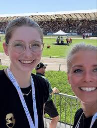 Was für ein Jahr, viel zu kurz um es in nur wenigen Fotos festzuhalten. 🤯  Hiermit wünsche ich euch wundervolle Weihnachtstage mit euren  Liebsten🎄🎅🧑‍🎄