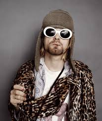 See One Of Kurt Cobain S Last Photo Shoots In 2020 Famous Fashion Kurt Cobain 90s Fashion Grunge