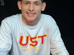 Congratulations to Christopher Lopez, Lauren Garza, and Jackie Peralta!  Christopher signed with the University of St. Thomas