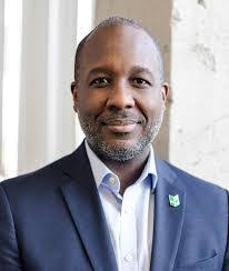 Kris Urban's Instagram, Twitter & Facebook