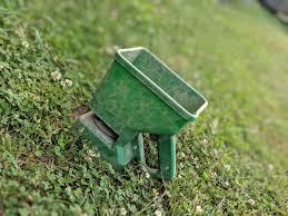 Scotts broadcast spreader conversion to drop spreader. Handheld Garden Spreaders How To Use A Hand Spreader For Seeding Or Fertilizing