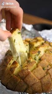 Cheesy Sourdough Pullapart Video In 2020 Diy Food Recipes Foood Recipes Food Recipies