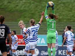 Sie existiert seit 1988 und wird seit 2006/07 eingleisig ausgespielt. Frauen Bundesliga News Frauen Bundesligisten Fur Fortsetzung Der Saison