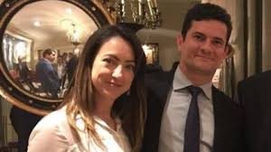 Em julho de 2016, ele deu uma palestra em washington sobre a importância da mídia no apoio a investigações criminais. Saude No Brasil Sofre De Falta De Planejamento Impressionante Diz Esposa De Sergio Moro Istoe Independente