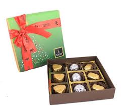 Looking To Buy Chocolate Gift Packs Online If Yes Zoroy Is One Best Online Shopping Store To Buy Chocola Online Chocolate Chocolate Gifts Birthday Chocolates