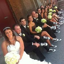 Converse Wedding I Love This Its Soo Cute Id Totally Have This For My Wedding I Love Converses Wedding Converse Wedding Pics Dream Wedding