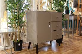Meuble d'entrée métal à tiroirs : Acheter Un Meuble D Appoint Avec Tiroir Pour L Entree Le Havre 76 Vente Objets De Decoration Pour La Maison Et Vaisselle Au Havre Aux Porcelaines Du Berry