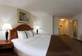 It's nice to be able to soak in a nice hot bath after being frozen to the bone whilst on a ghost tour of york. Hotel Holiday Inn York Route 74 Us 30 York Pennsylvania United States