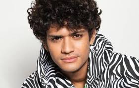 BBB23: Fred Nicácio e Gabriel Mosca protagonizam beijo gay em festa