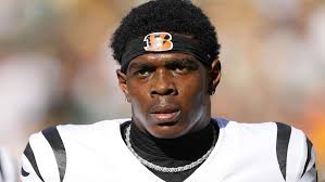 TinCaps score 3 in 8th, beat Dragons 4-1