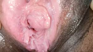 Komal aj pahli baar itni zyada chut faad ke dikha diya hai