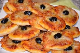 Pate A Pizza Extra Moelleuse A Ma Facon Recette Facile Et Rapide Pate A Pizza Recette Facile Recette