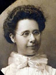 Hettie Armstrong's Instagram, Twitter & Facebook