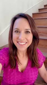 Lacey Oakes's Instagram, Twitter & Facebook