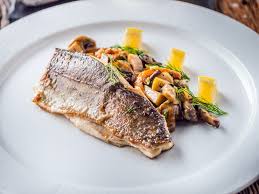 Filets De Daurade Aux Champignons Et A La Creme Recette Filet De Daurade Daurade Cuisine Poisson