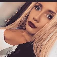 Kelly Mares's Instagram, Twitter & Facebook