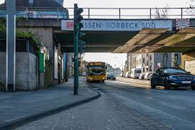 100 Meter In 10 Sekunden Da Wird Der Direkte Anschluss Quasi Unmoglich Gleichgeschaltet Cdu Fordert Andere Taktung Der Linie 186 Essen Borbeck