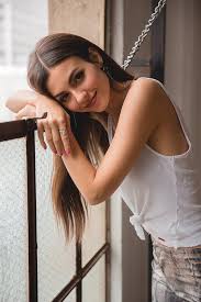 Khan, owns the razor cut face softened by the smooth and sexy gorgeous hair. Hd Wallpaper Victoria Justice Women Actress Singer Brunette Long Hair Wallpaper Flare