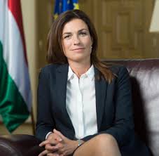 Judit varga dismissed concerns about press freedom in hungary, claiming that 80 percent of hungarian media was critical — a comment that drew laughter.…read. Ungarns Justizministerin Judit Varga Viktor Orban Hat Vision Fur Eu Welt