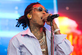 Uzi's long awaited debut album, luv is rage 2, was finally released in august 2017 by generation now and atlantic. Migos Wiz Khalifa Lil Uzi Vert Steal The Show At Day 1 Of Lollapalooza 2017
