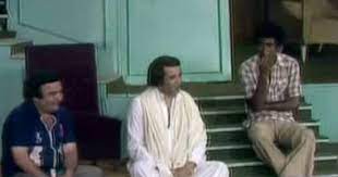 توفي الكوميدي المصري سعيد صالح في القاهرة عن عمر يناهز 76 عاما بعد معاناة مع المرض. Ø¨Ø§Ù„ÙÙŠØ¯ÙŠÙˆ Ø¬Ù…Ù‡ÙˆØ± Ø³Ø¹ÙŠØ¯ ØµØ§Ù„Ø­ ÙŠØ³ØªØ¹ÙŠØ¯ Ø¥ÙÙŠÙ‡Ø§ØªÙ‡ Ø§Ù„Ø±Ø§Ø­Ù„ Ø§Ø´ØªÙ‡Ø± Ø¨Ù€ ÙŠØ§ Ø¯ÙŠÙ† Ø§Ù„Ù†Ø¨Ù‰ Ø¨ØªØ­Ø· ÙƒÙ„ÙˆÙ†ÙŠØ§ Ø£Ù†Ø§ Ù…Ø´ Ù‡Ø¶Ø±Ø¨Ù‡ Ø£Ù†Ø§ Ù‡ÙÙ‡Ù…Ù‡ ØºÙ„Ø·Ù‡ Ø¨Ø³ Ù…Ù† Ù…Ø³Ø±Ø­ÙŠØ© Ù…Ø¯Ø±Ø³Ø© Ø§Ù„Ù…Ø´Ø§ØºØ¨ÙŠÙ† Ùˆ ØªØ°ÙƒØ±ØªÙŠÙ† ÙˆÙ…Ø§ Ù‡Ù‰ Ø²Ø§Ø·Øª Ø¨Ù‚Ù‰ Ù…Ù† Ø§Ù„Ø¹ÙŠØ§Ù„ ÙƒØ¨Ø±Øª