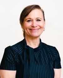 Paula Graff's Instagram, Twitter & Facebook