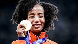 Siifan hassan) (nazreth , 1 januari 1993) is een nederlandse atlete van ethiopische afkomst, die zich heeft toegelegd op de middellange en lange afstanden. 9ama1fvwpjurkm