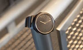 Misfit Phase Review Pretty Smart For An Analog Watch